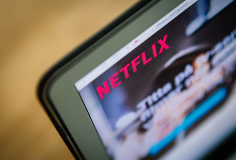 Which Android browser can play Netflix?